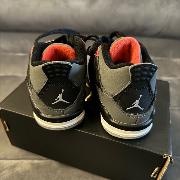 AIR JORDAN 4 - Picture 2 of 3
